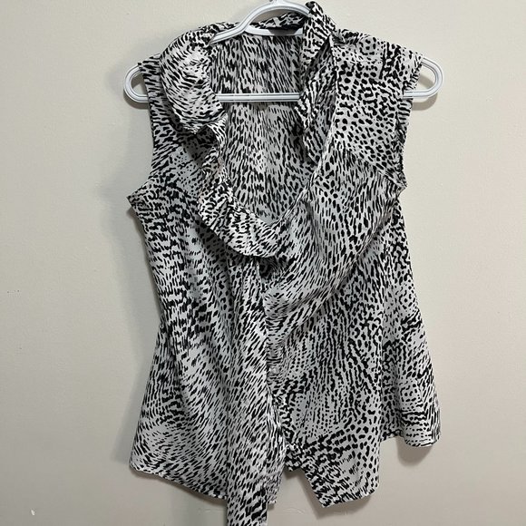 2 for 20  ⭐️ Banana republic sleeveless shirt size M - Picture 1 of 7